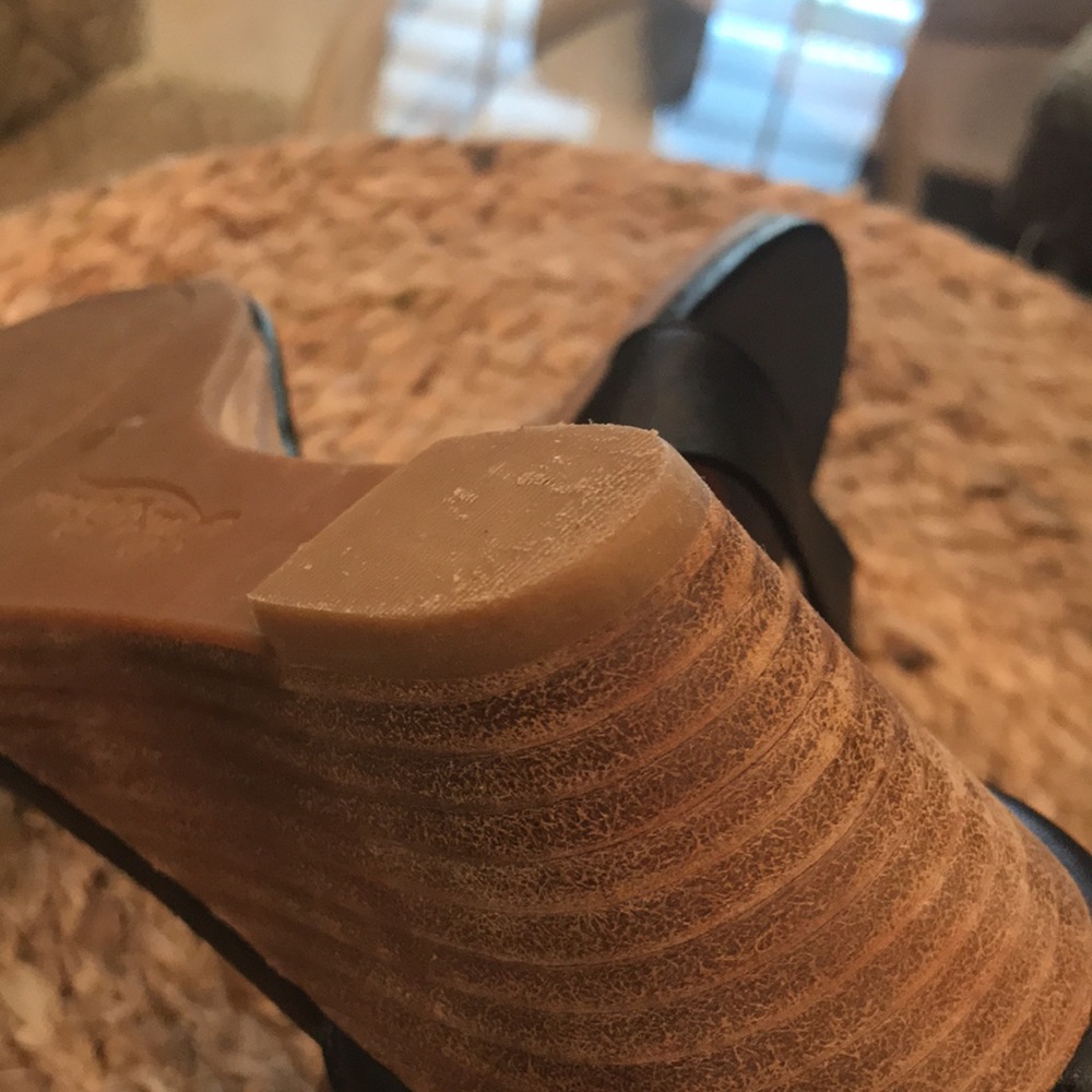 COPY - Lucky Brand Leather Zipper back sandals - Picture 5 of 6